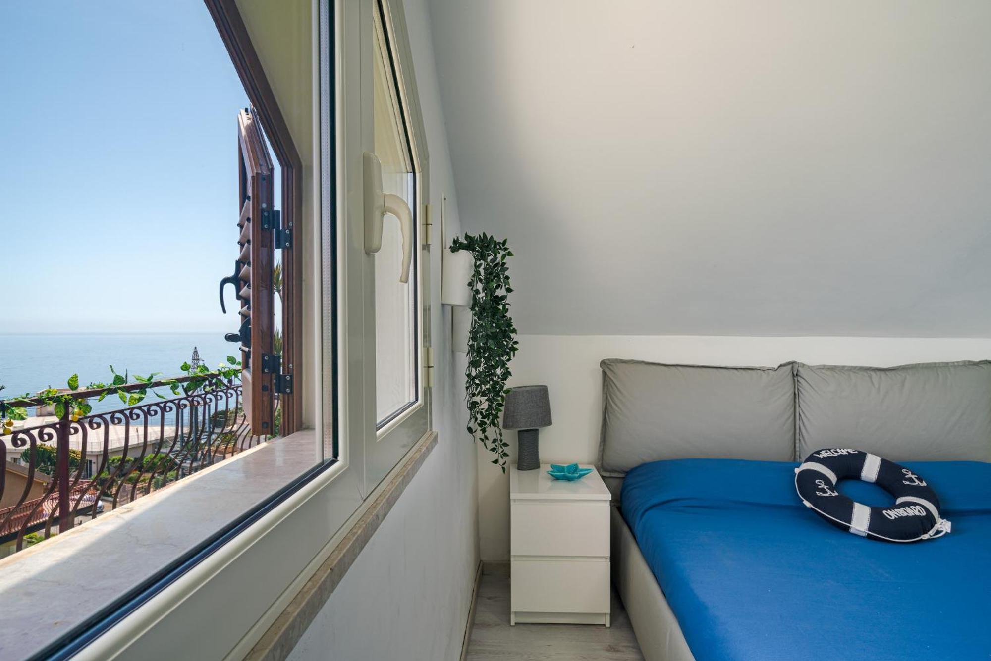 La Goccia Sul Mare Apartment เลโตยานนี ภายนอก รูปภาพ